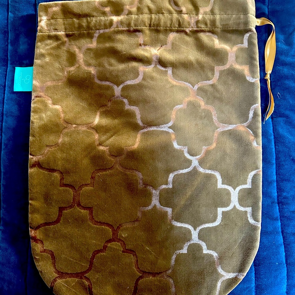 Artipoppe velvet bag